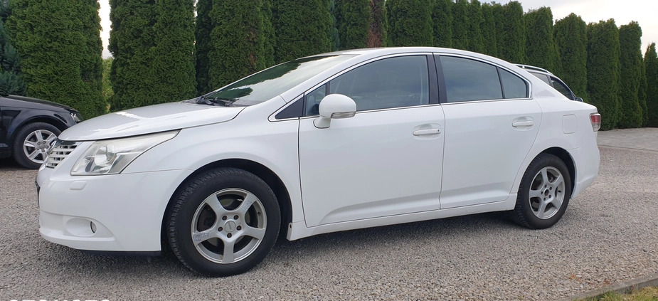 Toyota Avensis cena 25900 przebieg: 238000, rok produkcji 2009 z Sandomierz małe 529